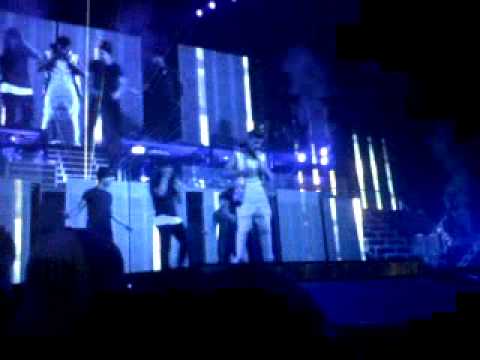 One time – Eenie meenie – Somebody to love (Anvers 10.04.13)