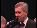 spiewaja leszek niedzielski, jerzy skoczylas i stanislaw szelc. akompaniuje orkiestra leopoldinum (piotr dziubek - fortepian, adam skrzypek - kontrabas, michal lasota - perkusja). jubileusz 60-lecia polskiego radia wroclaw. opera wroclawska, 29.09.2006.
http://www.prw.pl/