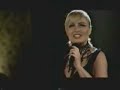 ANG�LICA no clip \"Futuro Azul\