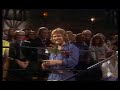 peter petrel - wer gibt noch einen aus 1976 ich steh dicht gedr�ngt an der theke wir knobeln und kl�nen beim bier wie ich kommen viele matrosen nach gro�er f...