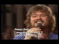 peter petrel - wer gibt noch einen aus 1976 ich steh dicht gedr�ngt an der theke wir knobeln und kl�nen beim bier wie ich kommen viele matrosen nach gro�er f...