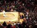 Kotooshu defeats Kisenosato