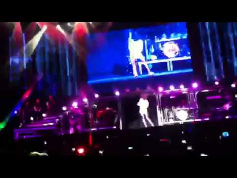 Selena Gomez - Who Says (feat. Justin Bieber) - My World Tour - RJ
