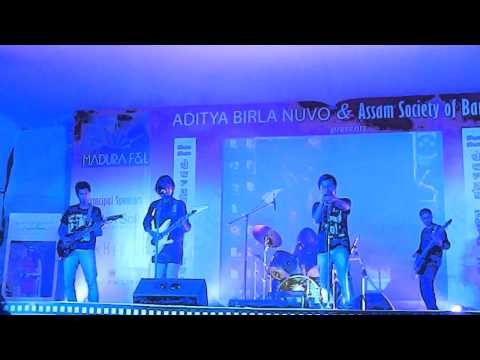 indic - Indic Branch's debut gig in Bangalore at Durga Puja 2013 organised by Assam Society Of Bangalore. Line up:- Prozir Borah - Vocals Arindam Dey- Guitars,Vocals...
