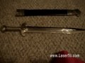 Funny show of 95mw green laser pointer on arrow