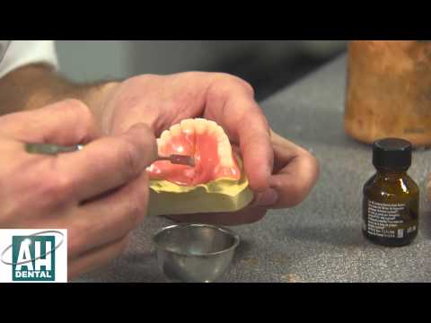 how to repair broken dentures