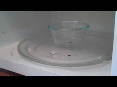 how to clean a microwave with vinegar