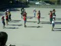 grupo de friquis bailando