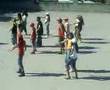 grupo de friquis bailando(vota si te gusto)