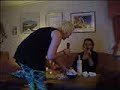 beppe och teten sjunger singstar, haha.