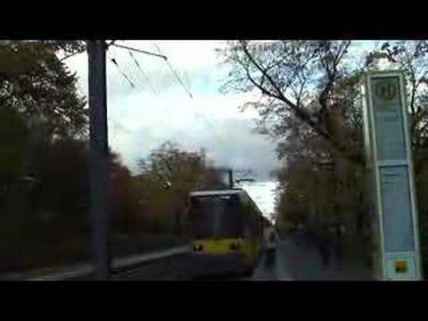 BVG-Tram M13 in Berlin-Wedding (5)