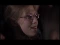 tramvaj� dvojkou jezd�val jsem do ?idenic
z takov� l�sky v?t?inou nezbyde nic
z takov� l�sky jsou kruhy pod o?ima
a dv? sp�len� srdce - nagasaki hiro?ima

jsou jist� v?ci co bych tesal do kamene
tam kde je l�ska tam je v?echno dovolen�
a tam kde nen� tam m? to nezaj�m�
j� dv? sp�len� srdce - nagasaki hiro?ima

j� nejsem svatej ani ty nejsi svat�
jablka z r�je bejvala jedovat�
jen?e hezky jsi h?�la, kdy? mi n?kdy bylo zima
j� dv? sp�len� srdce - nagasaki hiro?ima

tramvaj� dvojkou jezd�val jsem do ?idenic
z tak velk� l�sky v?t?inou nezbyde nic
z takov� l�sky jsou kruhy pod o?ima
a dv? sp�len� srdce - nagasaki hiro?ima