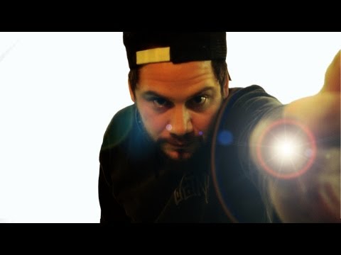 (Emotive - Desastre [Videoclip]: Productora: Sin Ton Ni Son. Dirección: Nicolás Santiago Alvarez Asistente de Dirección: Agustín Jaccuzzi. Producción: Florencia Morelli...