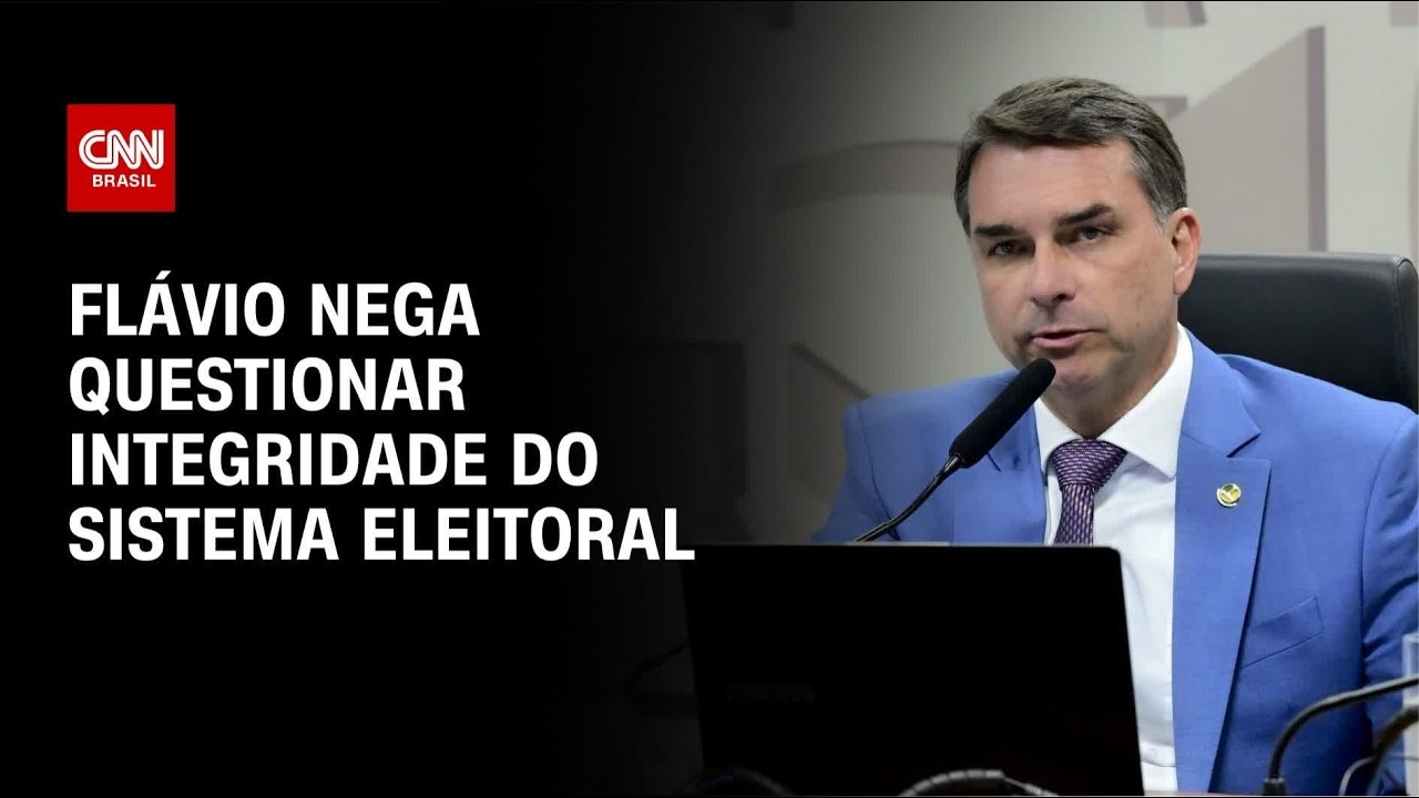 Flávio Bolsonaro nega questionar sistema eleitoral brasileiro | CNN 360°