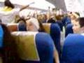 Pasajeros imitando a la tripulación de vueling