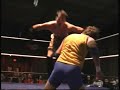 Allo allo!!!Voici donc mon dernier combat à la Elite Wrestling Revolution de Québec le 22 juillet 2005. C'est lors du gala précedant, que j'avais remporté un combat 4 coin contre Davey Jackson, Shogan et D-Generate. Ce dernier n'ayant pas digéré la défaite, demanda un combat simple face à moi.Voici donc un petit montage des 