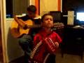 niño tocando el acordeon brandon