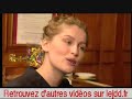 Clip Laetitia Casta. Petite, ravissante, discrète, une boule de détermination pourtant, même dans des moments détendus comme celui-ci. Raconte que tout ce... Video