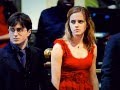 Dan, Emma and Rupert - Deathly Hallows set, slideshow (behind HP7 scene in London)