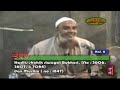Telah Datang Zamannya : (Tersebar bidaah dan firqah serta da'i di pintu jahannam) Ustaz Abdul Hakim Amir Abdat Dari Hudzaifah bin Yaman berkata, Adalah manusia ( para sahabat ) bertanya kepada Rasulullah tentang kebaikan, daku bertanya tentang kejelekan karena takut akn menimpaku, aku bertanya, Wahai Rasulullah ! Dahulu kita dalam masa jahilliyah dan kejelekan, lalu Allah menganugerahkan kebaikan ini kepada kita, apakah setelah kebaikan ini akan ada kejahatan ? Beliau menjawab, Ya . Aku berkata , apakah setelah kejahatan tadi akan ada kebaikan? Beliau menjawab, Ya, tetapi padanya terdapat kekaburan asap . Aku berkata, apa kekaburan asapnya? Beliau menjawab, Suatu kaum yang MENGAMBIL SUNNAH BUKAN SUNNAHKU dan berakhlak bukan akhlakku, engkau MENGETAHUI dan MENGINGKARI MEREKA Aku berkata, Setelah kebaikan tadi apakah ada kejahatan? Beliau menjawab Ya, para DA'I YANG BERADA DI PINTU-PINTU JAHANNAM, barangsiapa yang memenuhi seruan mereka, niscaya mereka akan mencampakkannya ke dalam neraka. Aku berkata : Ya Rasulullah! Beritahu kami sifat mereka! Beliau menjawab: Mereka adalah dari kulit kita, dan berbicara dengan bahasa kita. Aku berkata Apa yang engkau perintahkan padaku apabila hal itu menimpa diriku? Beliau menjawab Bergabunglah dengan rombongan kaum muslimin dan imam mereka! Aku bertanya Bagaiman kalau mereka tidak memiliki jemaah/ rombongan dan imam? Beliau menjawab, Tinggalkanlah semua golongan sekalipun engkau harus menggigit akar pohon sehingga maut menjemputmu <b>...</b>