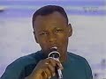 mc solaar interpr�te caroline pour l'�mission de t�l� 40� � l'ombre sur france 3 et diffus� internationalement sur tv5 en 1995. cette vid�o provient d'une cassette vhs tape, la qualit� d'image et audio ne sont pas tr�s bonnes.