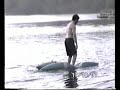 Sciare sul mare in solitaria con gli sci anfibi. Sciare sul mare in solitaria con gli sci anfibi.