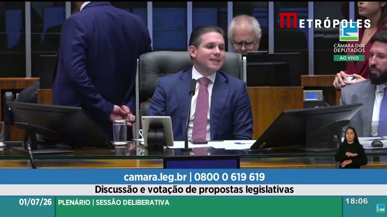 Câmara aprova urgência do PL da Misoginia, que equipara crime ao racismo