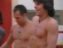 Momento streeptease y broma con Conchi.