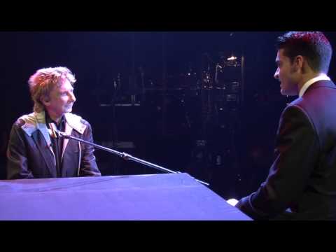 Barry Manilow - Graduating Mass Communication Senior Richard Giacovas sits down with Music Legend Barry Manilow in an exclusive interview at Mohegan Sun Casino Resort. Produ...