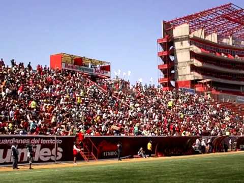 Hinchas del Tijuano en el estadio Caliente