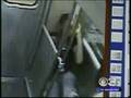 Man attacked with a hammer on the subway