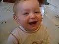 since a month, william move by himself around the house. not by crawling, not on his 2 feet yet...on his butt! so enjoy some william 