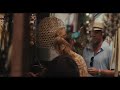 EAT PRAY LOVE - Ab 23.9. im Kino - Filmausschnitt: Liz und Felipe gehen auf Bali auf einen Markt
