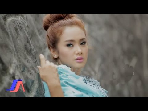Pernikahan Dini - Cita Citata (Official Music Video) Pernikahan Dini - Cita Citata (Official Music Video)