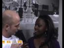 Haas, kalkoen en stoofpeertjes. Elk jaar met kerst serveren we weer hetzelfde. Maar het kan ook anders! IkopTV-verslaggevers Iris en Fons gingen op bezoek bij de net geopende vestiging van The Colour Kitchen in Amsterdam. The Colour Kitchen brengt de verschillende culturen die Nederland rijk is bij elkaar en dat proef je terug in het eten. Chefkok Ben maakt speciaal voor IkopTV een kerstgerecht.