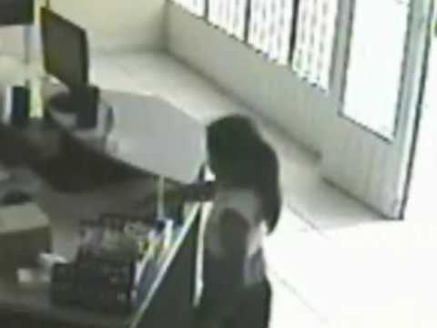USAN A NIÑOS PARA ROBAR UN CELULAR / THEY USE CHILDREN TO STEAL A CELL PHONE