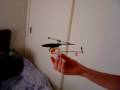 Helicoptero r/c fairy vuela en el cuarto
