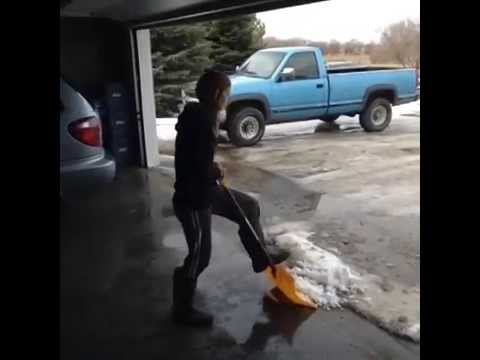 how to dissolve ice on driveway