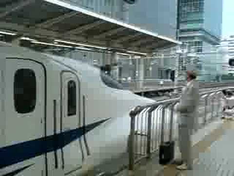 N700系のぞみ号発車