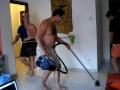 videos de QUEEN SI CEI TREI PROSTI