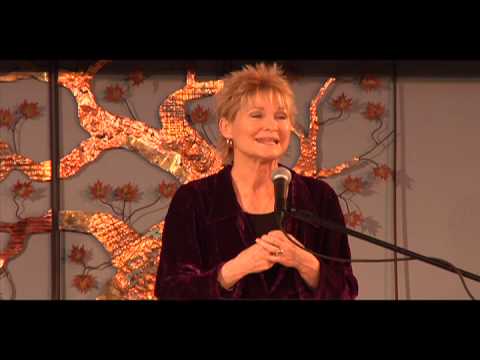 Dee Wallace