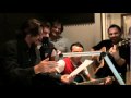 Medley dei Kisstona su gli occhialini 3D basato sulle canzoni di Vianello, ispirato alla notizia del sequestro di 7 mila occhiali 3D da parte dei Nas, nel programma "Vieni Avanti Kiss Kiss" condotto da Marco Baldini dal lunedì al venerdì dalle 10:00 alle