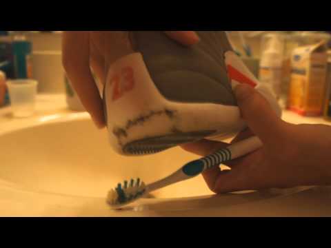 how to remove gum from a shoe