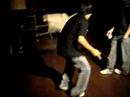 los chicos bailando