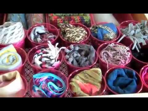 how to organize scarves