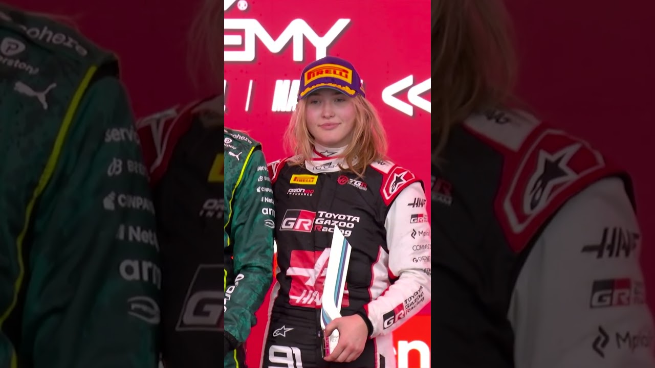 Laura Müller supporting Kaylee Countryman at the podium 🙌 | F1 ACADEMY
