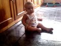João Victor com 8 meses começando a engatinhar.