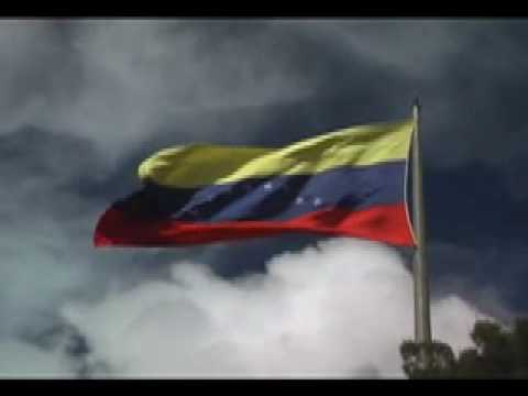 Salgo a caminar y mientras camino pienso por mi gente Mientras pienso por mi... Salgo a caminar y mientras camino pienso por mi gente Mientras pienso por mi...