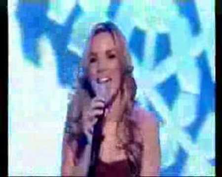 Tekst piosenki Girls Aloud - I Wish It Could Be Christmas Everyday po polsku