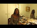 deux jeunes couples vont tourner autour du lit pendant une heure trente de rires, d'amours, de chansons et de sexe, avant de comprendre que leur amiti� est encore plus partag�e qu'ils ne l'imaginent.